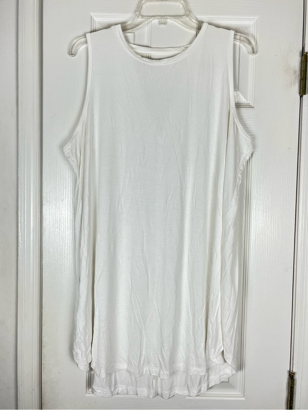 Livi Lane Bryant Active White Cotton Tank Top Sz 18/20L Stretch